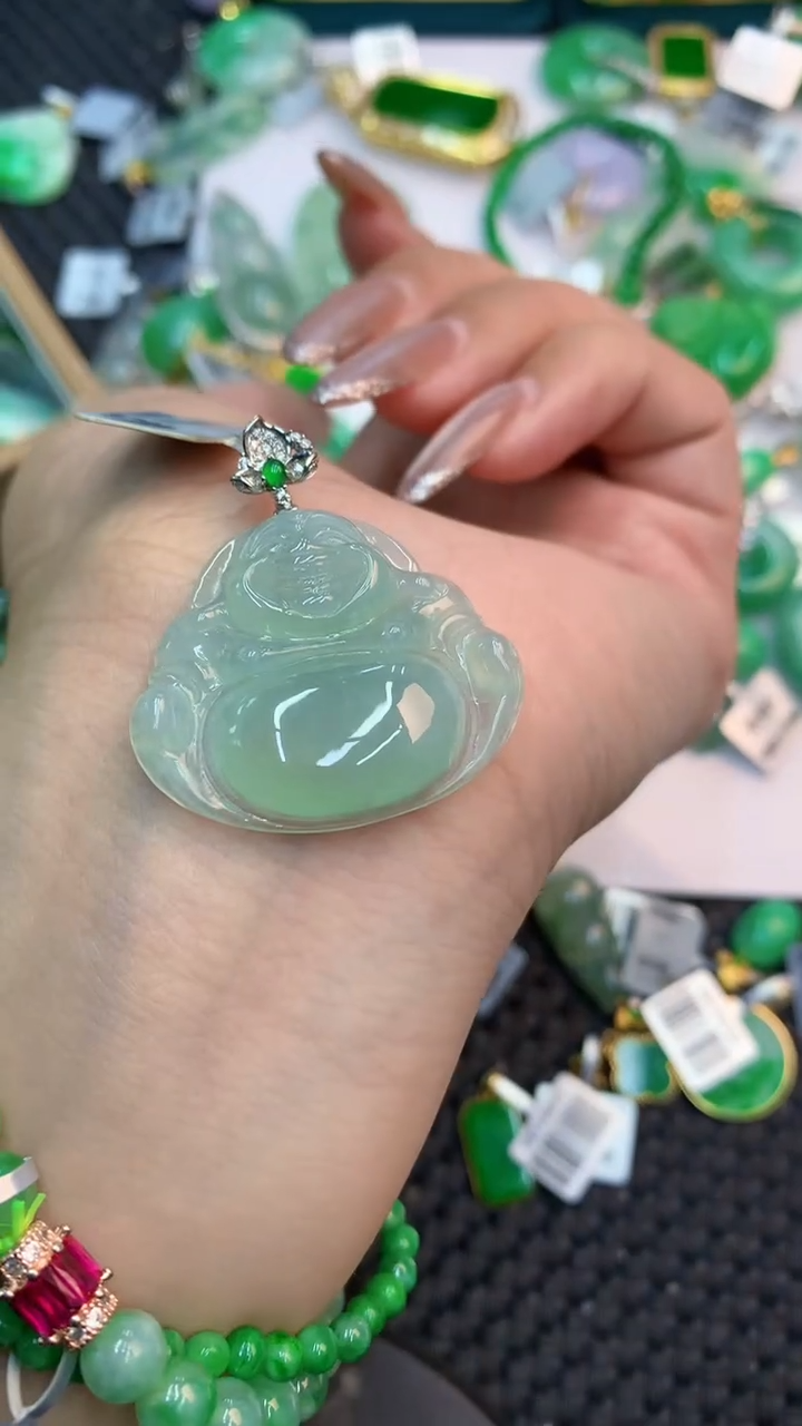 颈饰18K金镶嵌翡翠1