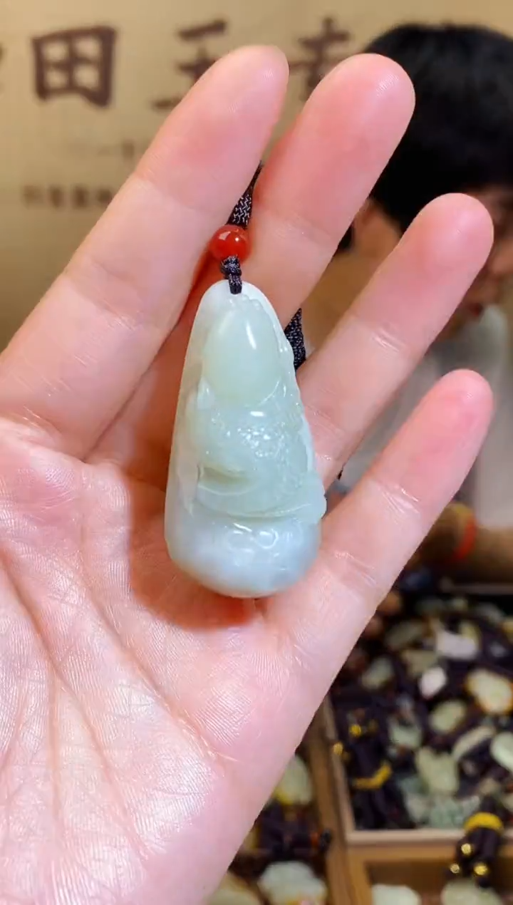 和田玉未镶嵌颈饰1