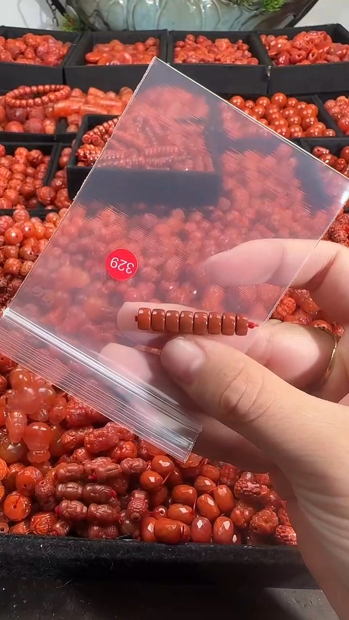 颈饰未镶嵌南红玛瑙1