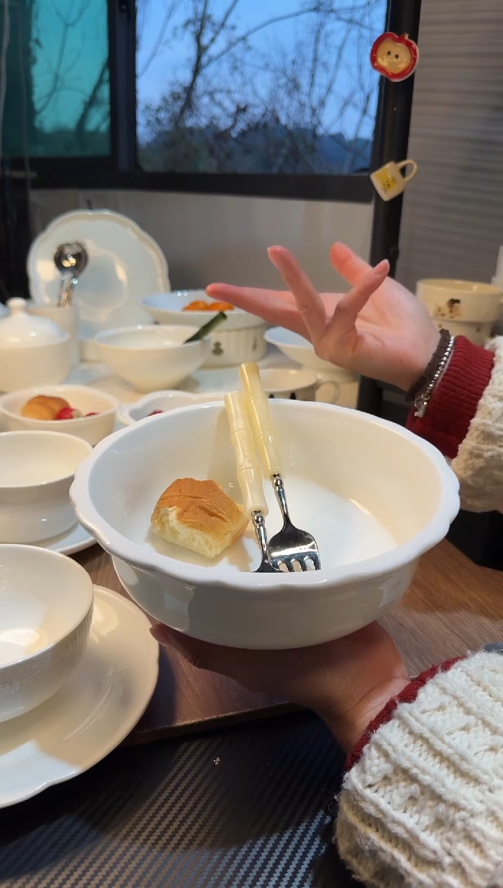 陶瓷8.5英寸MC花口厚胎汤碗不带勺叉