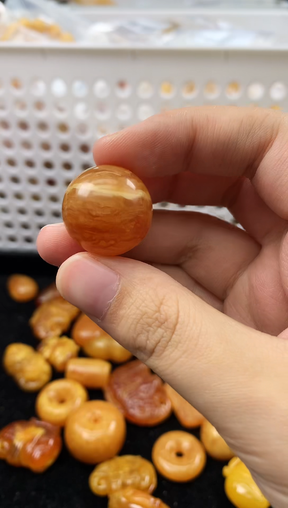 未镶嵌琥珀珠宝奇石1