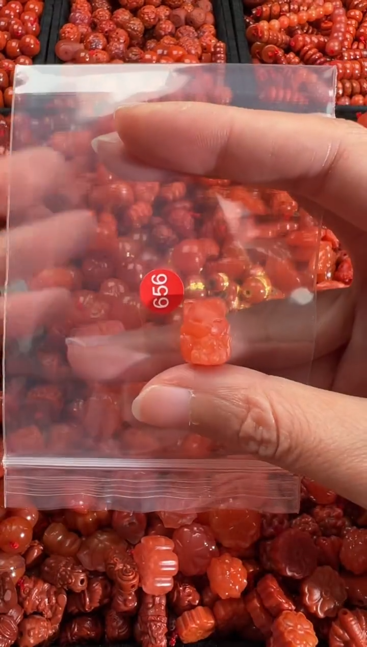 【闪购商品】南红玛瑙未镶嵌颈饰1