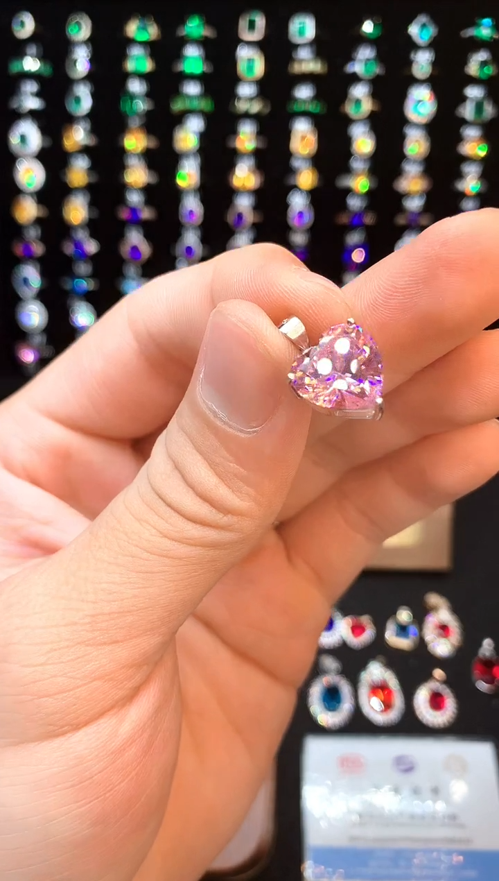 吊坠(赠链)托帕石银S925镶嵌......