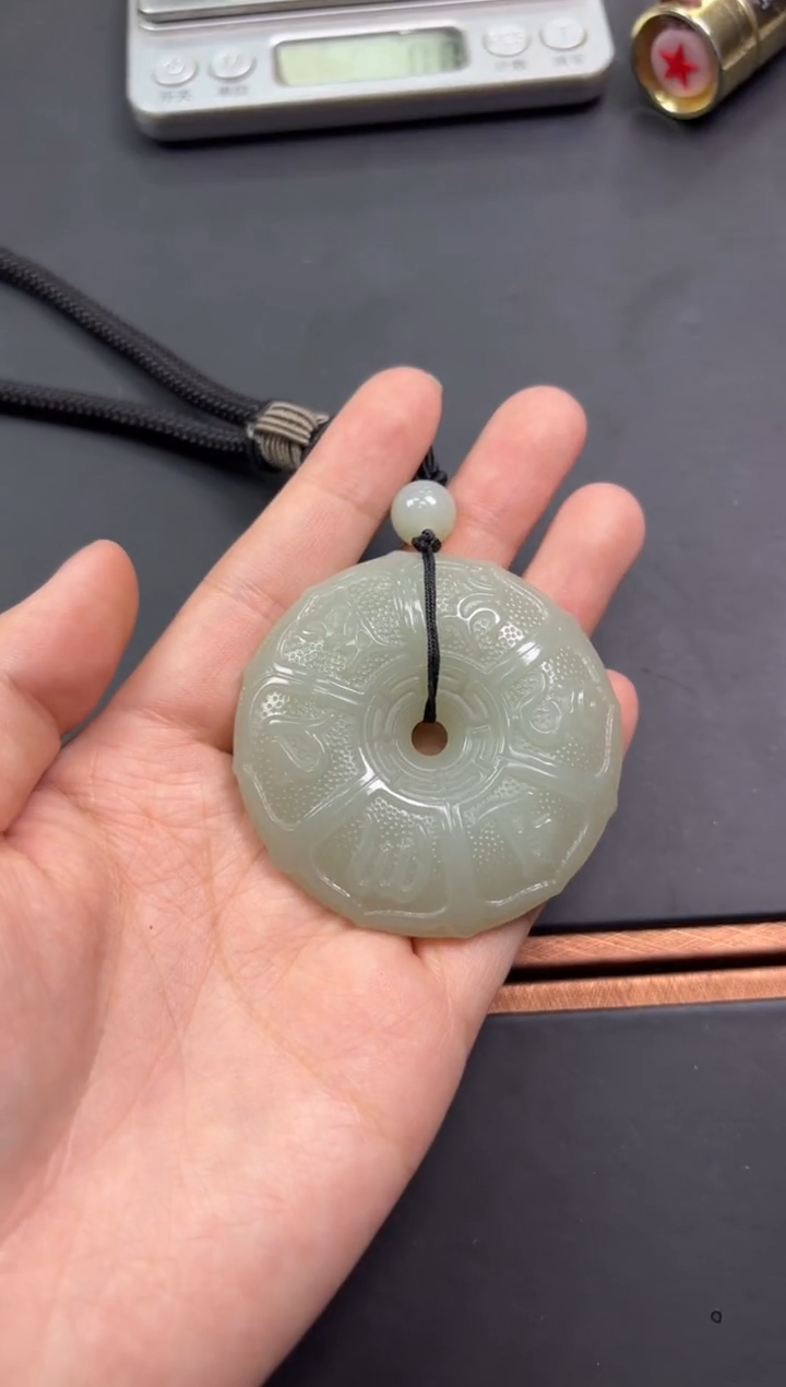 【闪购商品】和田玉把件未镶嵌且末微色差近矿把件