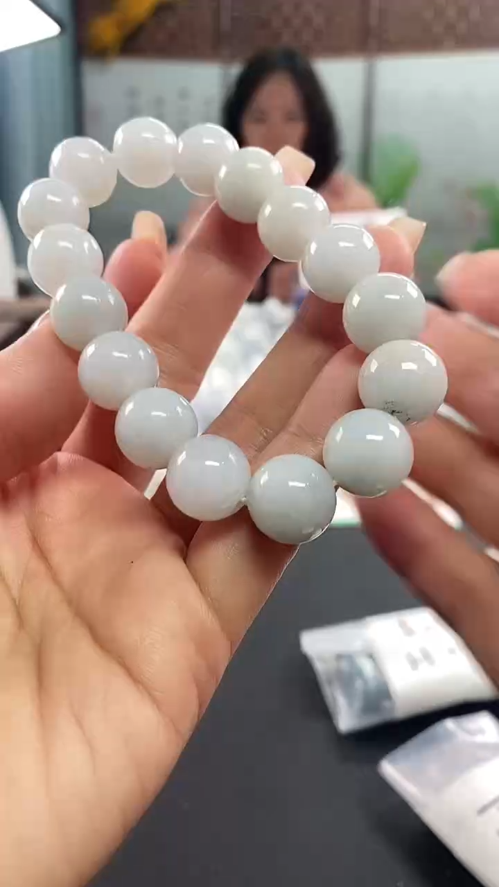 【闪购商品】翡翠手串未镶嵌24......