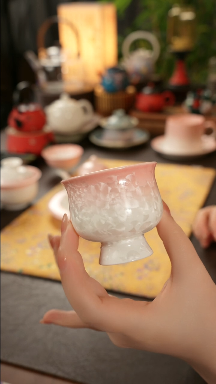 陶瓷茶具粉色结晶釉高足圆口杯