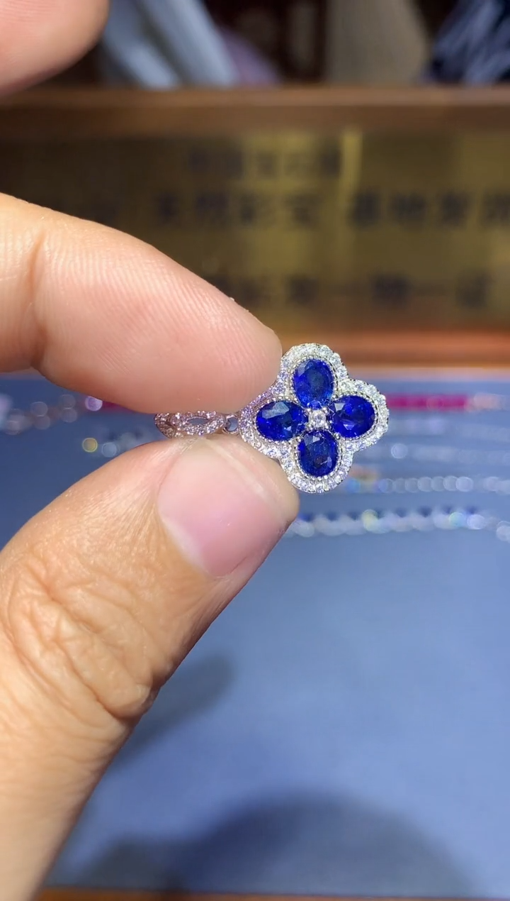 【闪购商品】蓝宝石颈饰银S925镶嵌..........