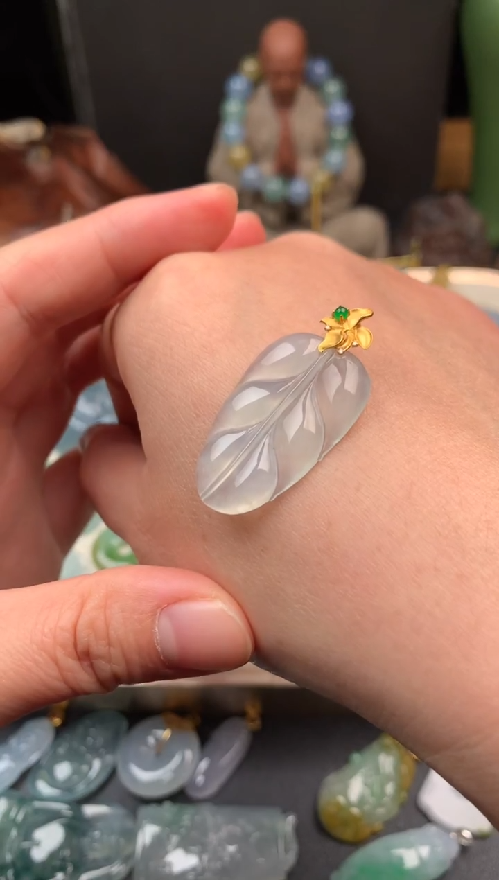吊坠(不含链)18K金镶嵌翡翠叶子