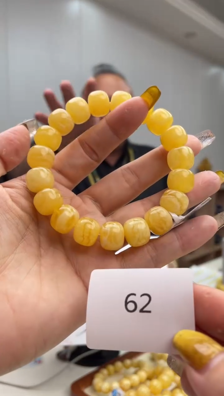 【闪购商品】琥珀裸石未镶嵌62多样性发其中一件