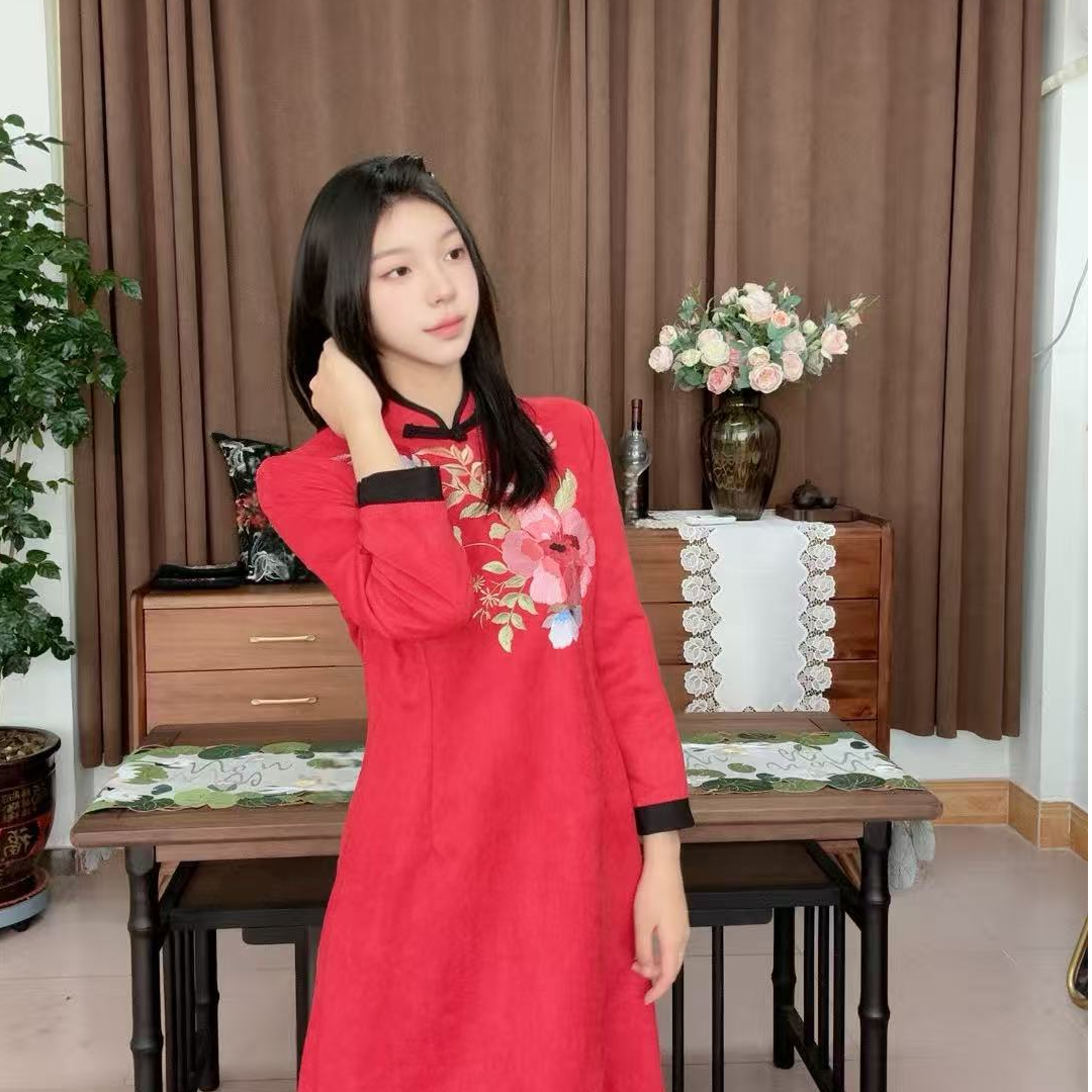 立领新中式网红中国风连衣裙中长款长袖气质红色复古绣花时尚