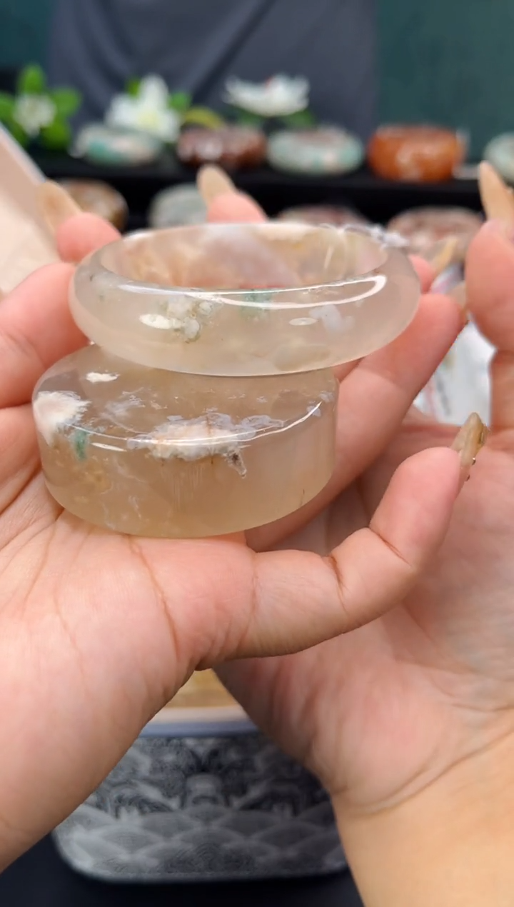 未镶嵌手镯石英质玉（57圈口）赠送镯心