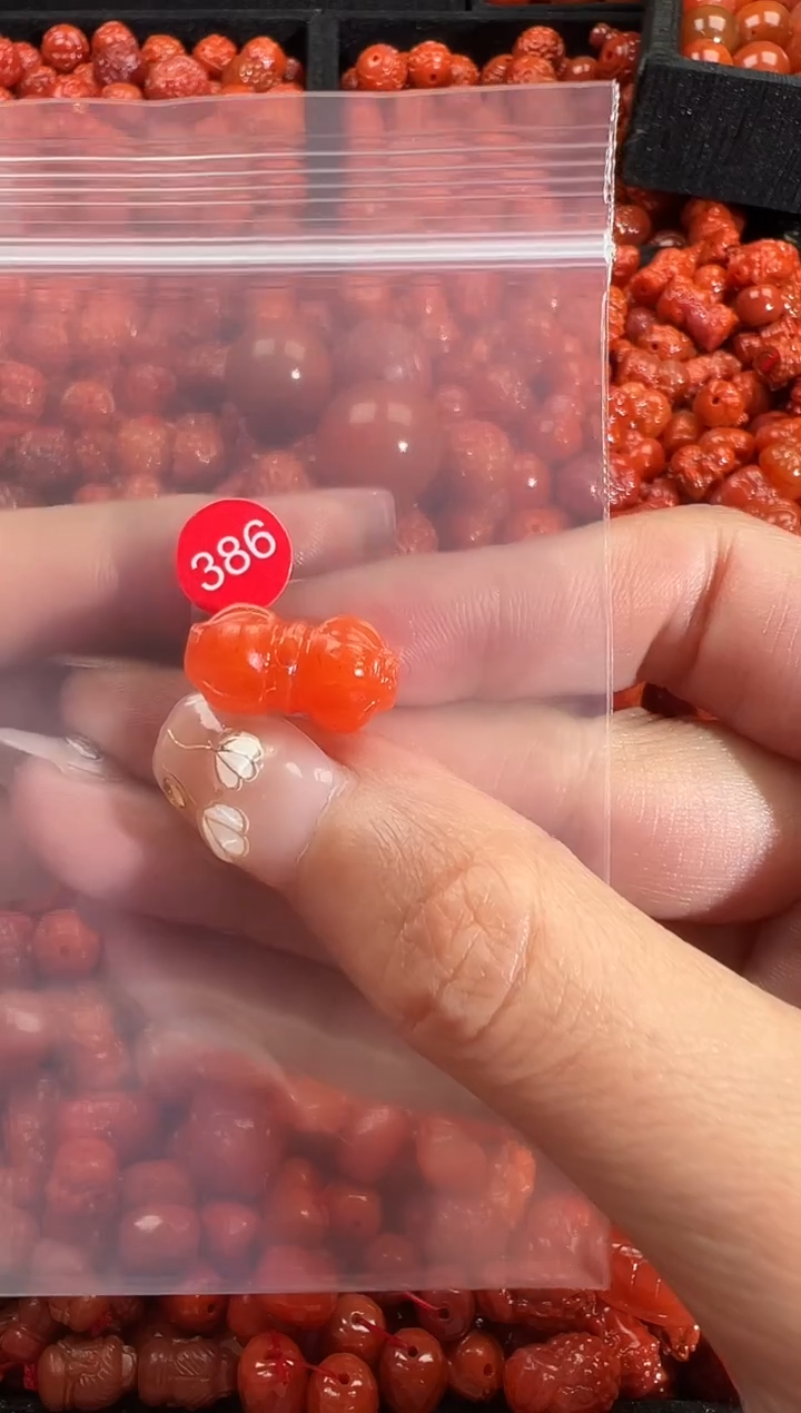 颈饰未镶嵌南红玛瑙1