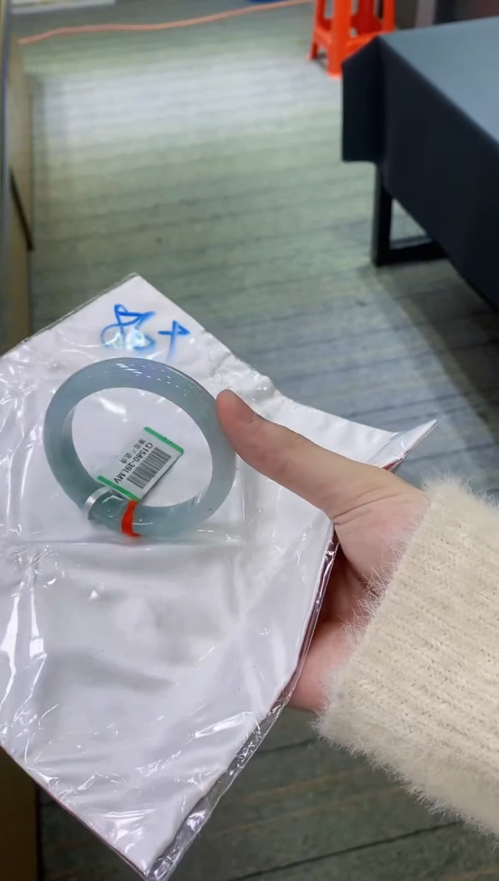 【闪购商品】翡翠手镯未镶嵌          