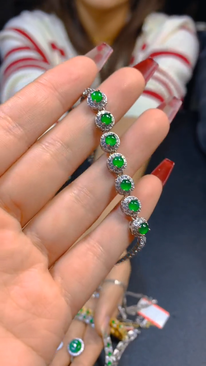 【闪购商品】翡翠手链未镶嵌0145869019多样性发一