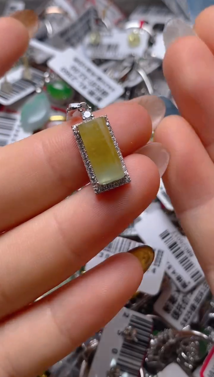 银S925镶嵌戒指翡翠百内无证书