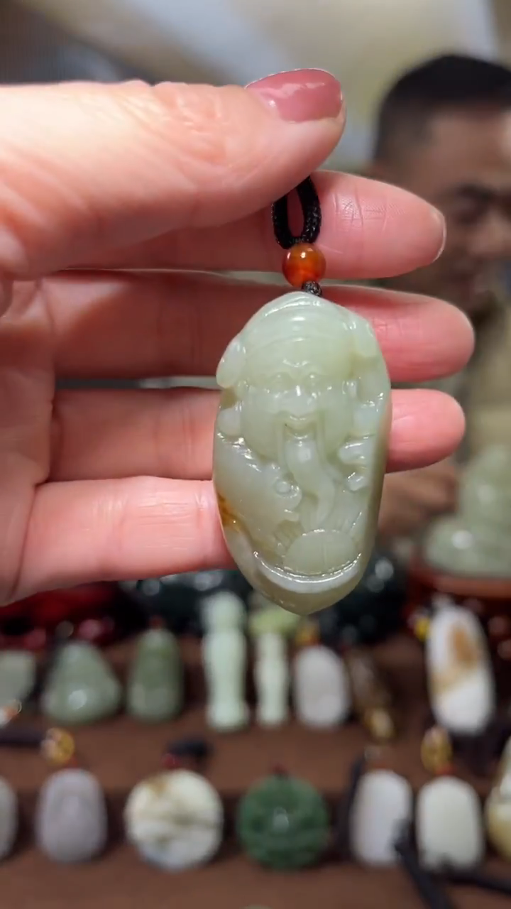 颈饰未镶嵌和田玉·