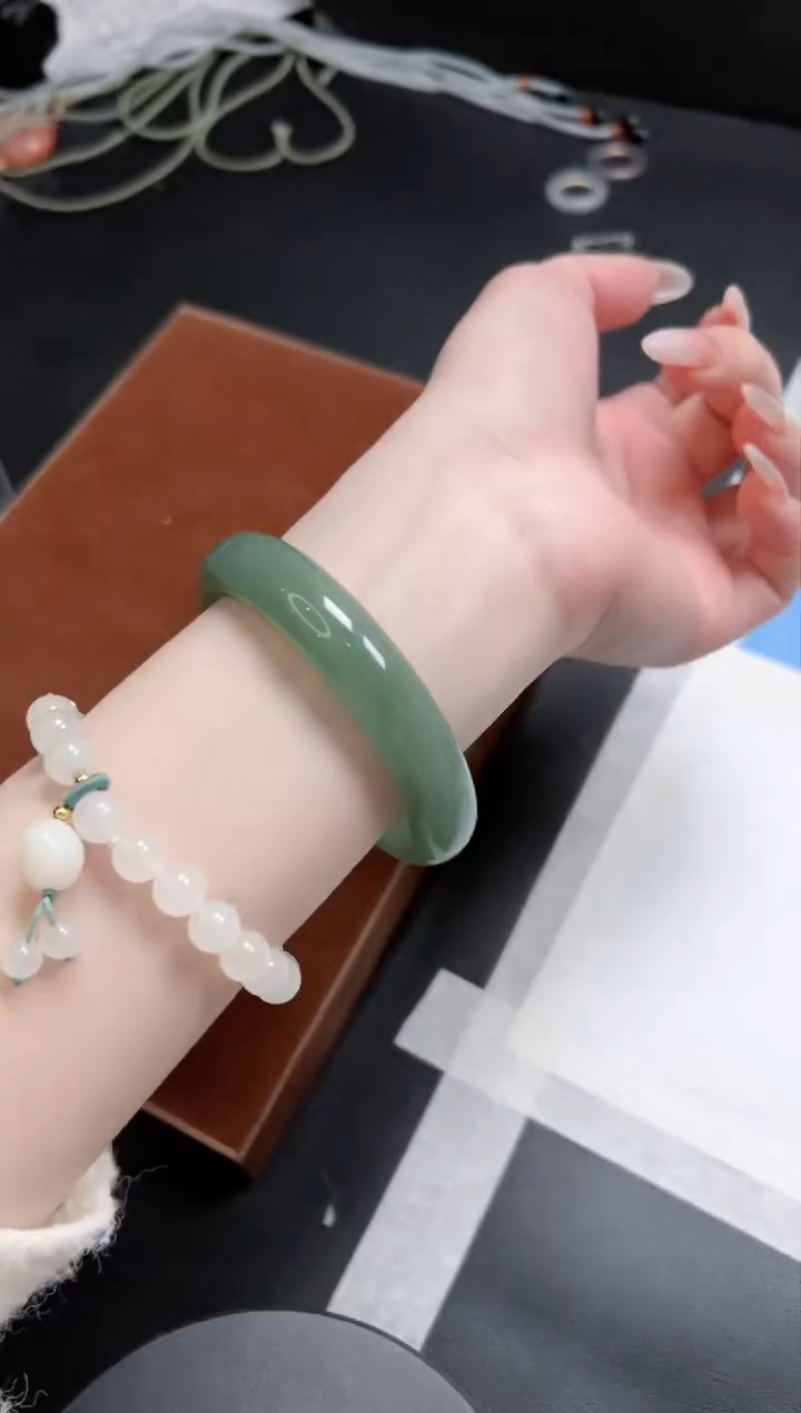 【闪购商品】石英质玉手镯未镶嵌27/东陵58