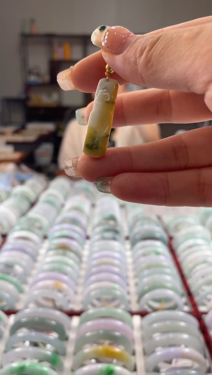 颈饰未镶嵌翡翠多样性发一