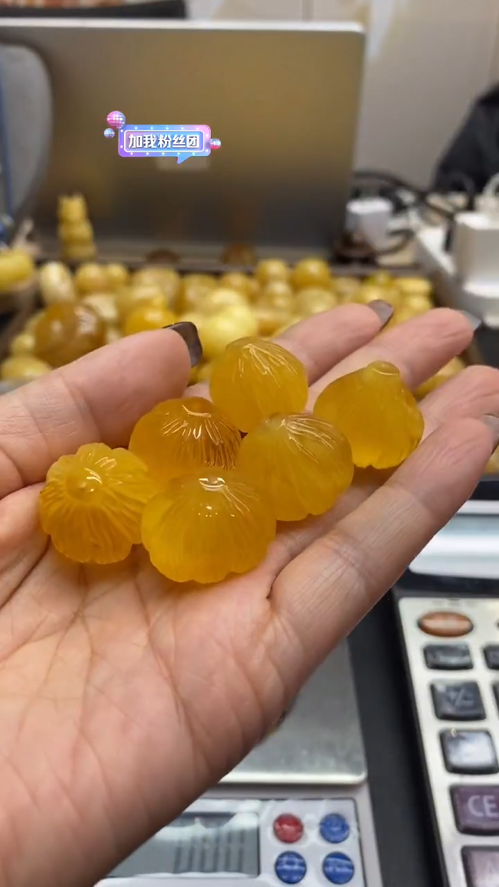 琥珀未镶嵌珠宝奇石615多样性发其一默认有瑕