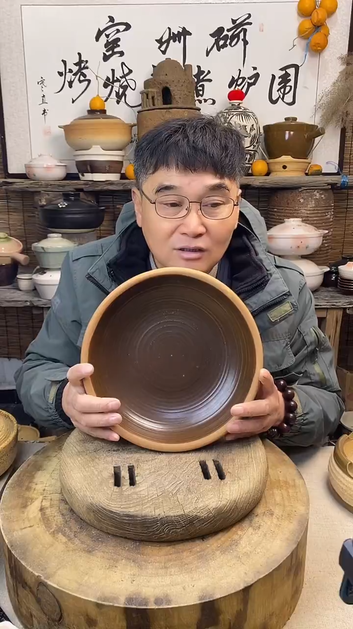 口径26cm复古土菜钵（无盖）    