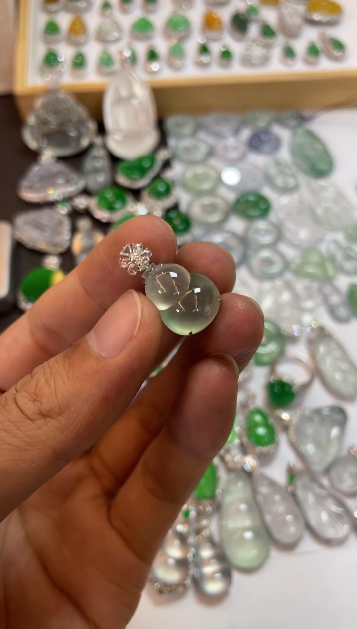 【闪购商品】翡翠吊坠(不含链)18K金镶嵌葫芦