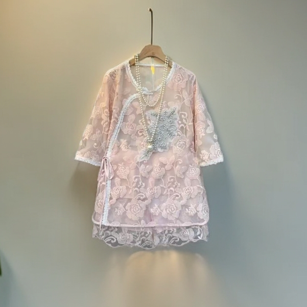 妍 新中式国风重工钉珠镂空蕾丝刺绣斜襟系带短裤两件套