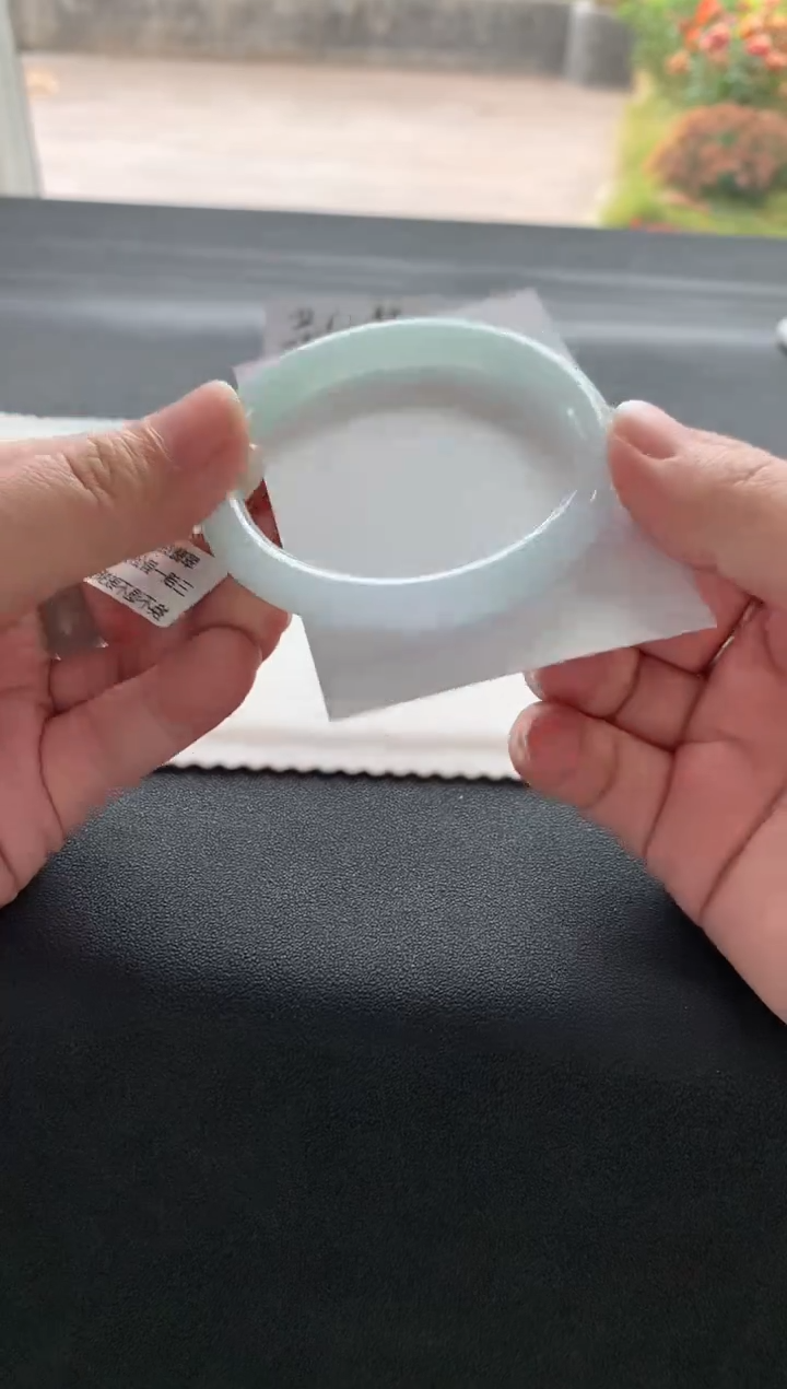 【闪购商品】翡翠手镯未镶嵌54.5圆条买断Y835