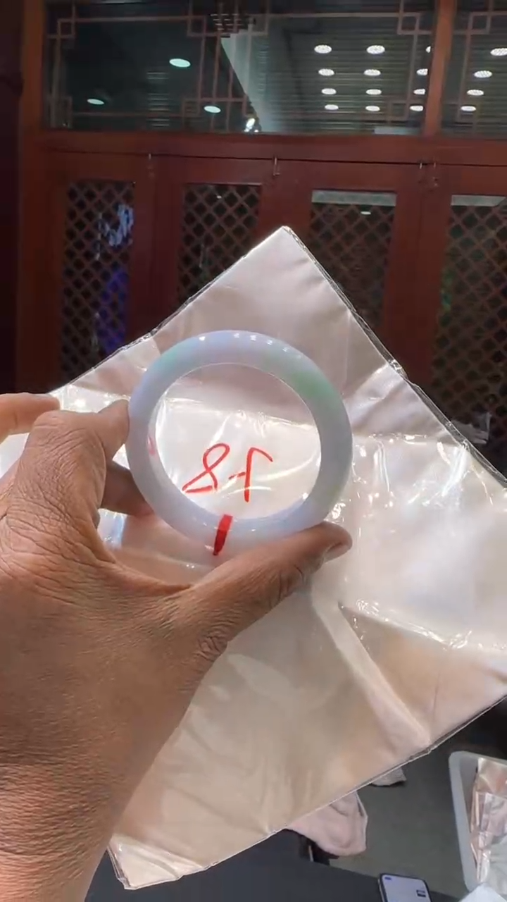 【闪购商品】翡翠手镯未镶嵌手镯
