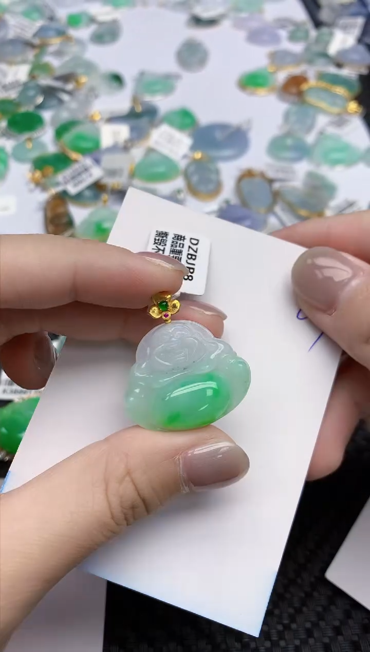 【闪购商品】翡翠颈饰18K金镶嵌天然翡翠A货