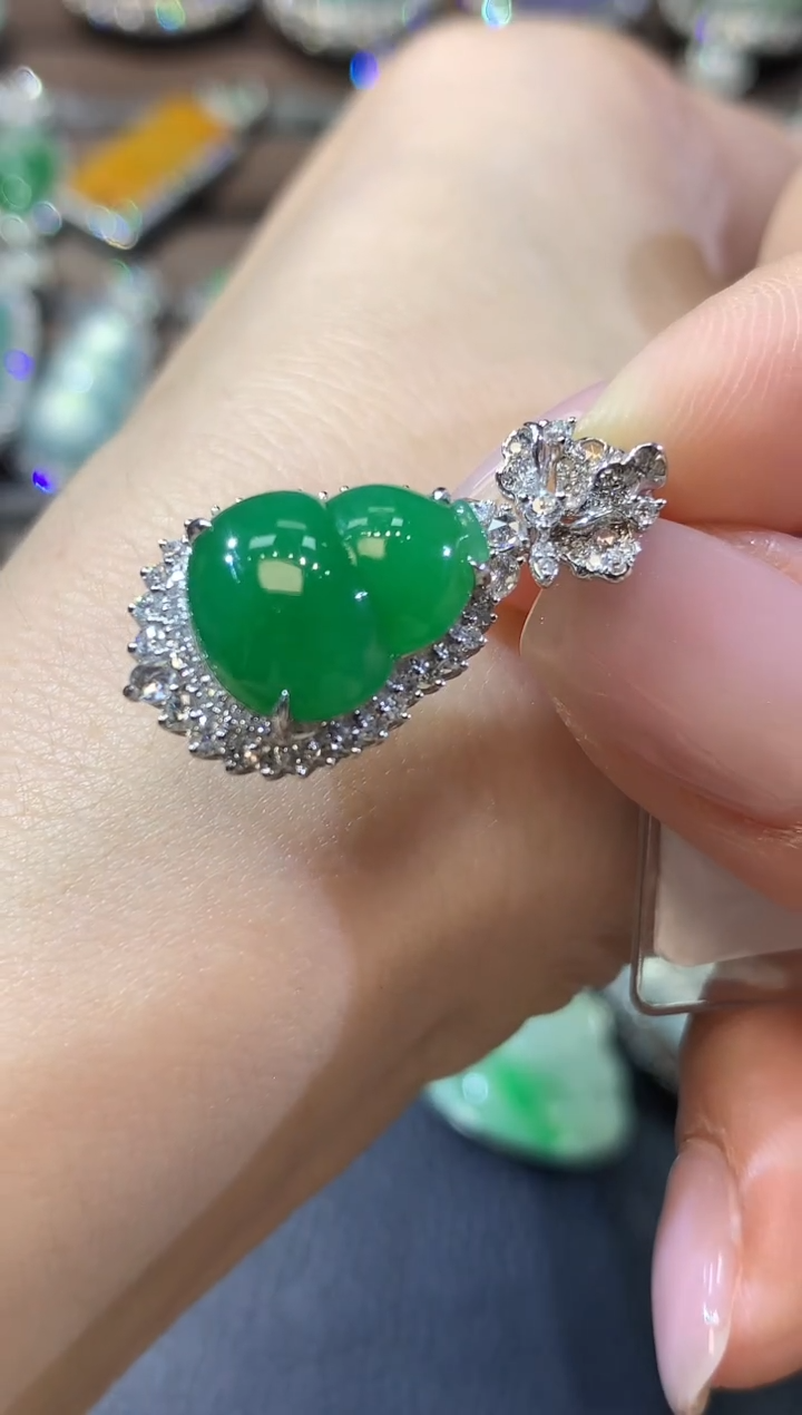 【闪购商品】翡翠18K金镶嵌吊坠(不含链)D30