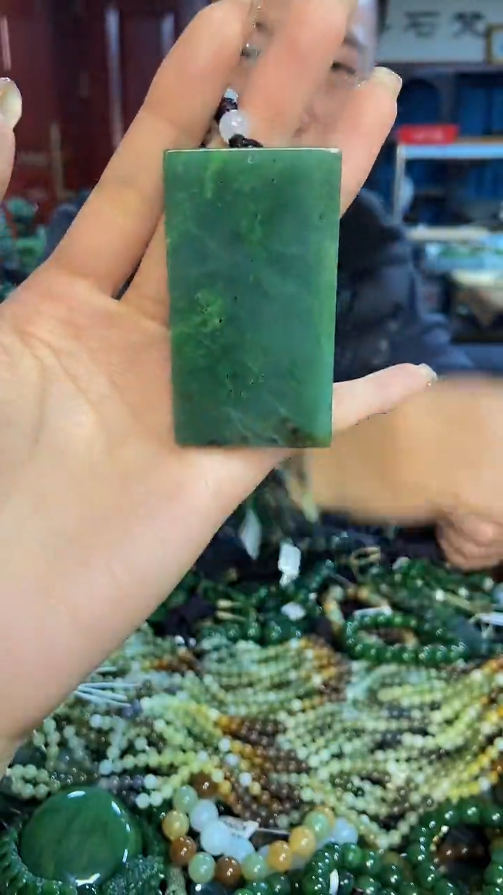 未镶嵌和田玉挂件1