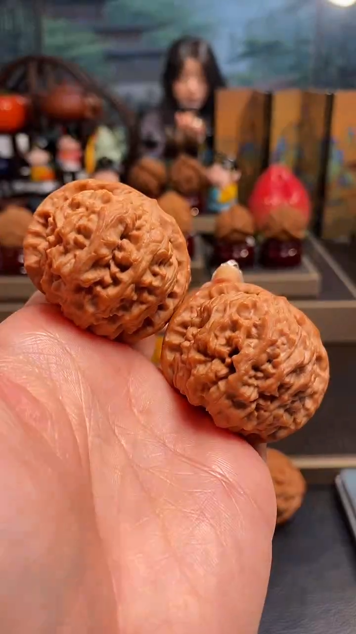 【闪购商品】文玩核桃把件A 47龙墩43尺