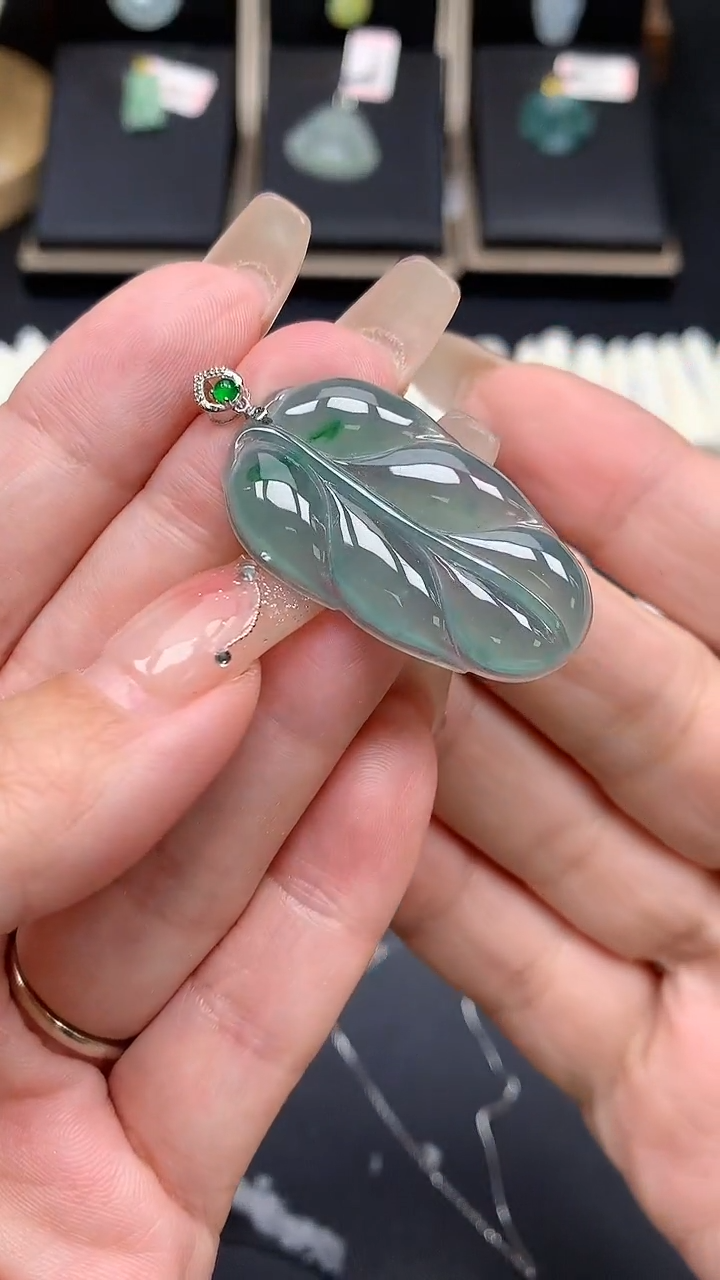 【闪购商品】翡翠吊坠(不含链)18K金镶嵌MS151371