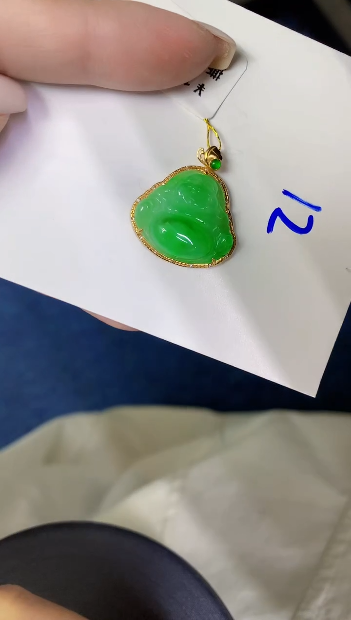 颈饰18K金镶嵌翡翠缅甸天然翡翠A货