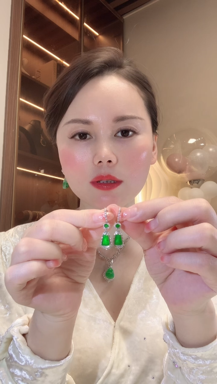 【闪购商品】翡翠耳饰18K金镶嵌A105 翡翠