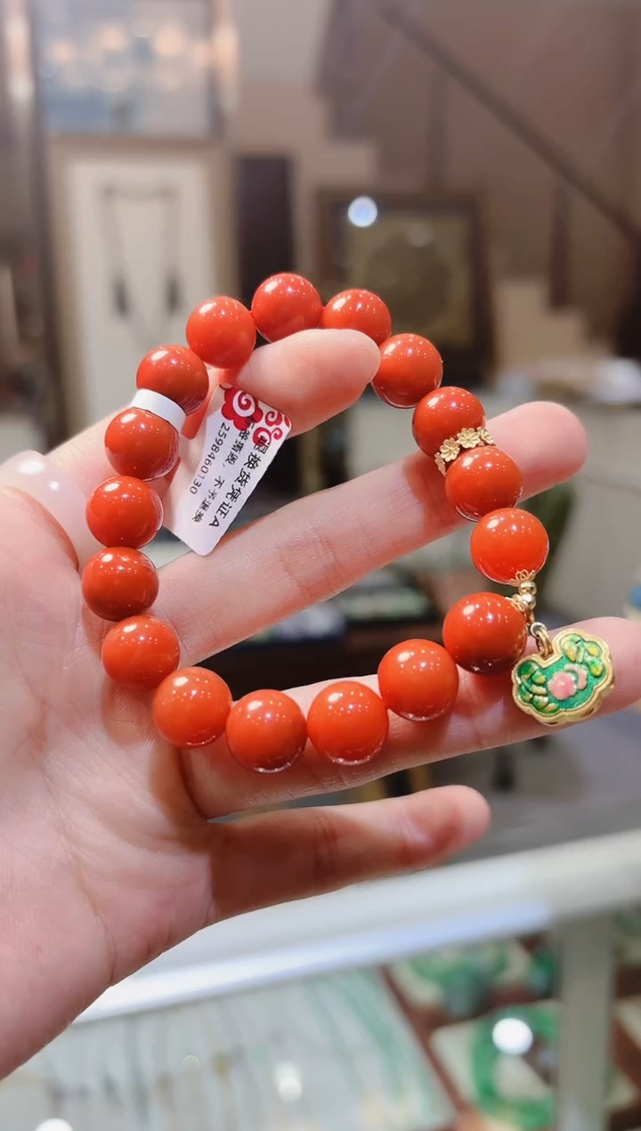 【闪购商品】南红玛瑙手串18K金镶嵌绿如意锁南红手串