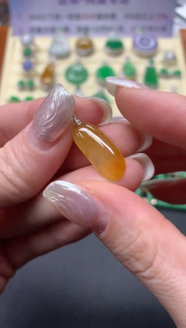 【闪购商品】翡翠吊坠(不含链)18K金镶嵌吊坠|1800+180