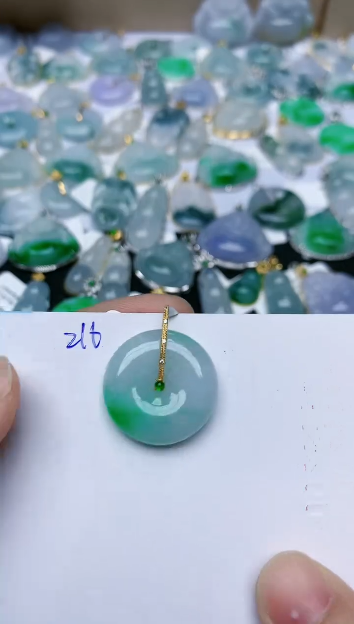 【闪购商品】翡翠颈饰18K金镶嵌天然翡翠A货    