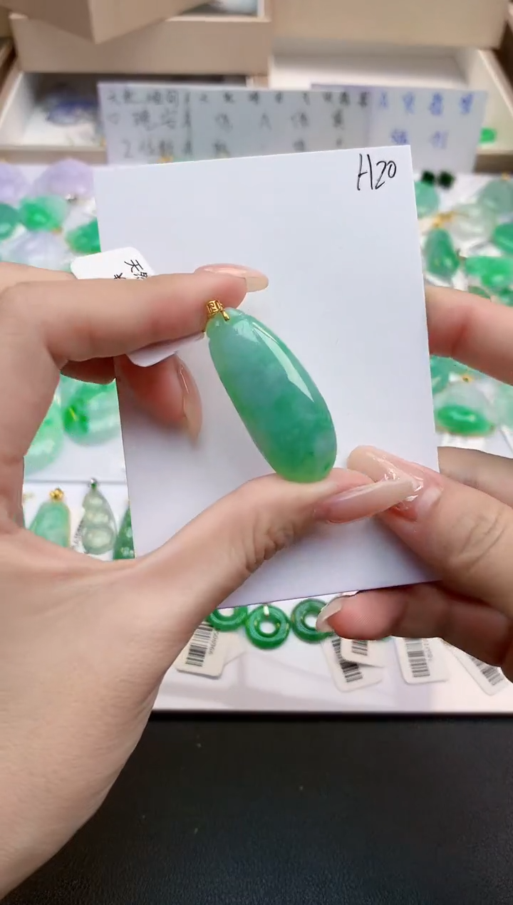 颈饰18K金镶嵌翡翠天然缅甸A货翡翠