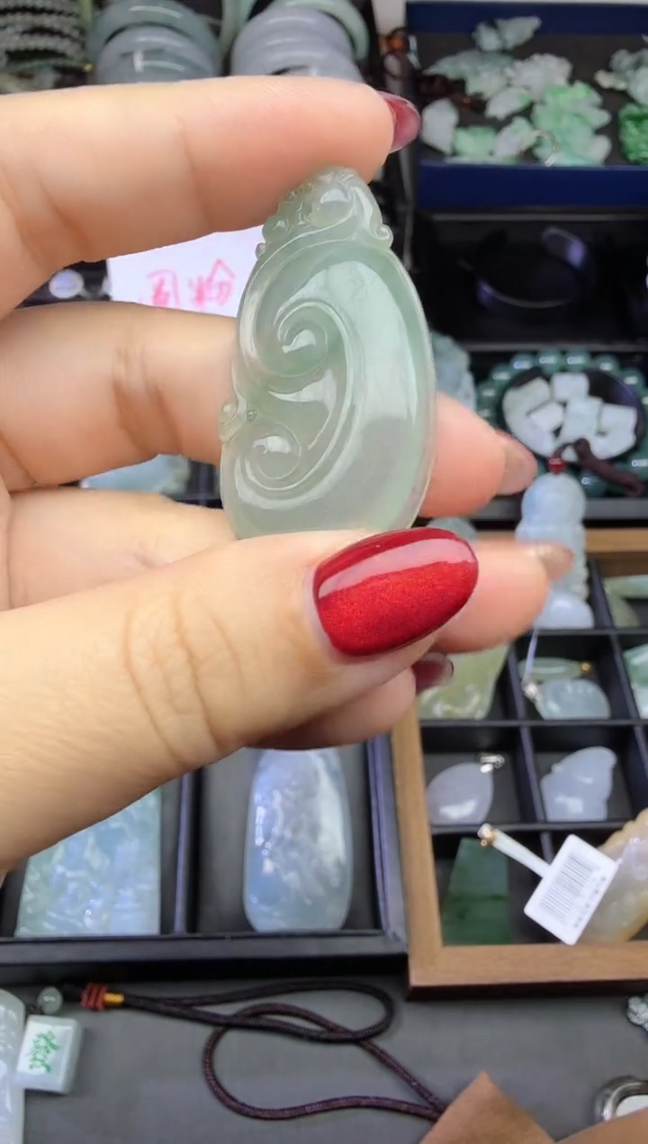 【闪购商品】翡翠颈饰未镶嵌如意