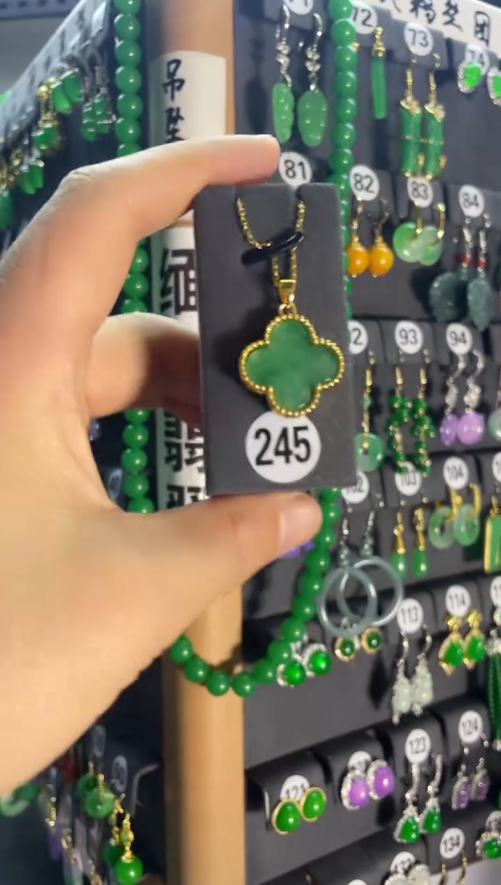 【闪购商品】翡翠颈饰银S925镶嵌245.....