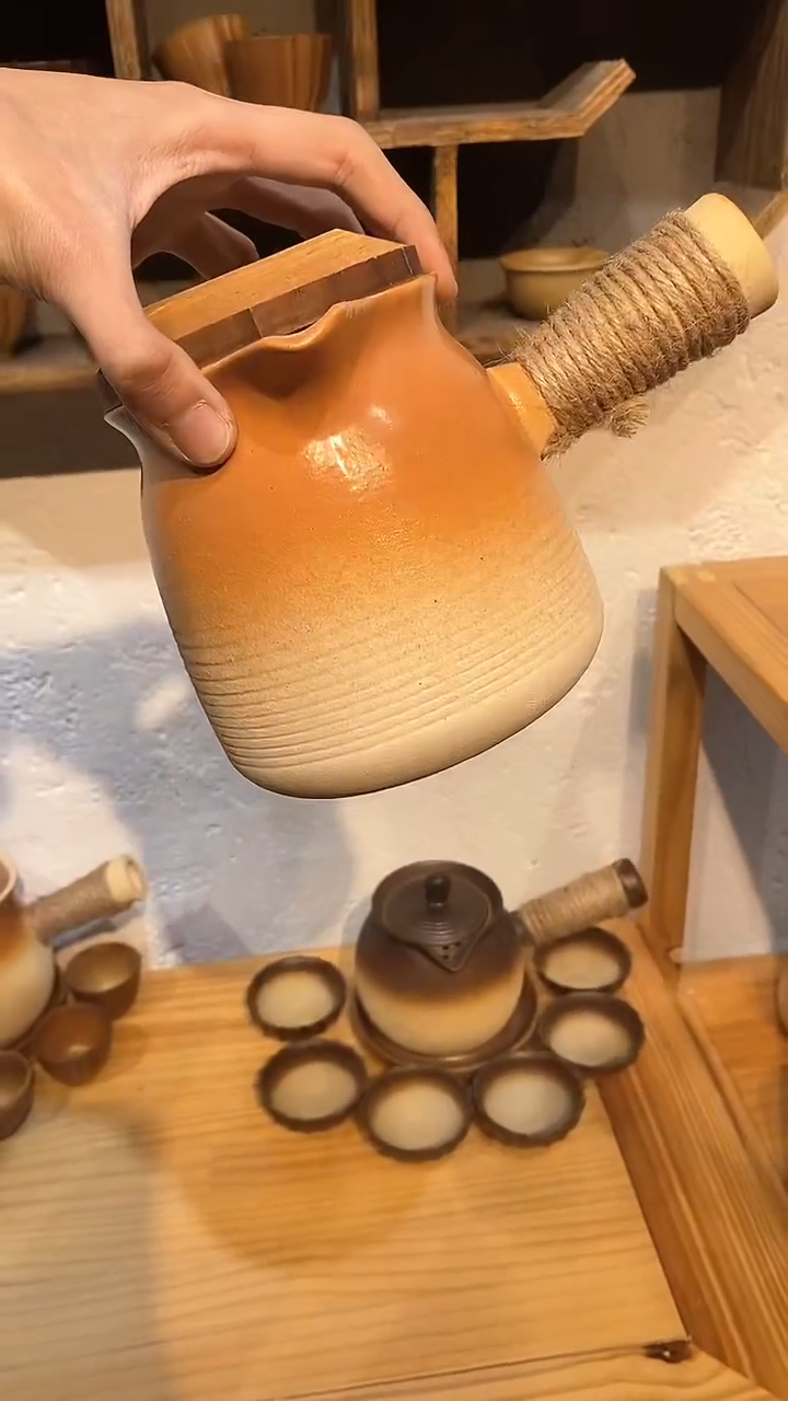 【闪购商品】1000ml大月牙罐罐壶+大木盖