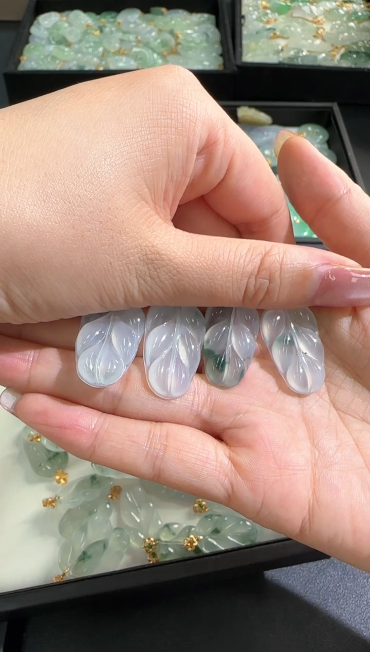 【闪购商品】翡翠颈饰18K金镶嵌250214162多樣性發一