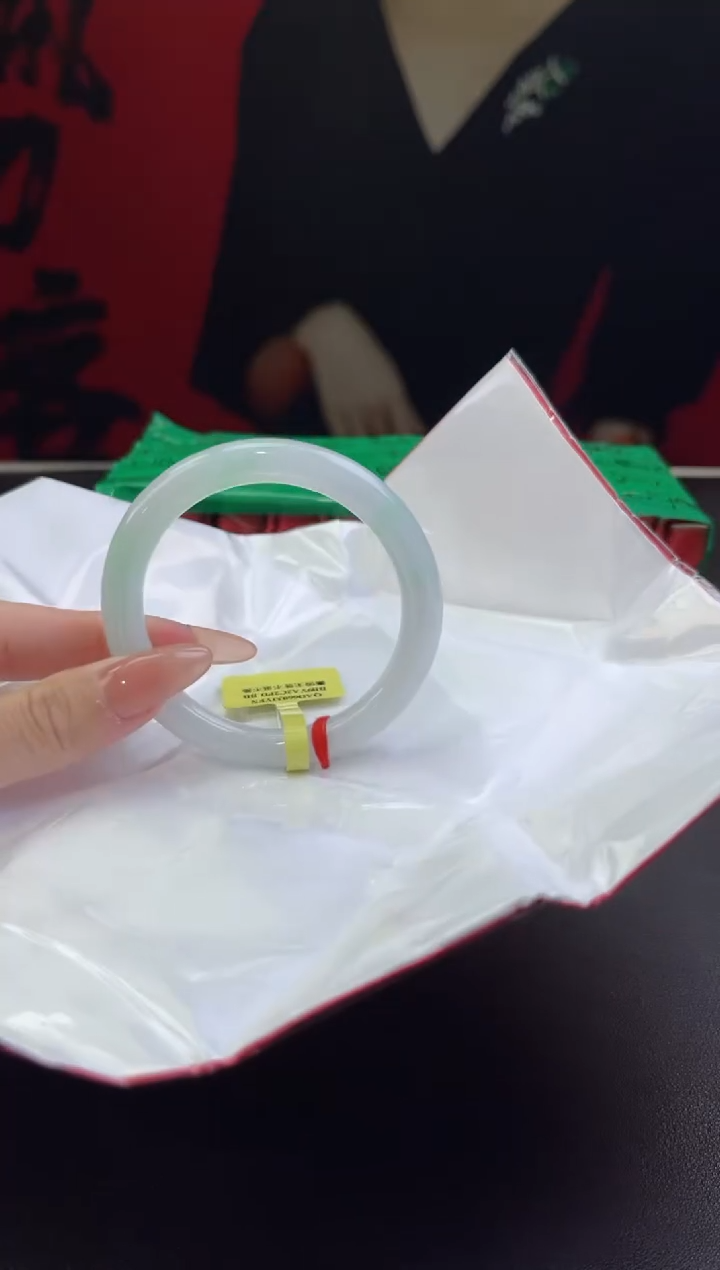 【闪购商品】翡翠手镯未镶嵌1翡翠手镯