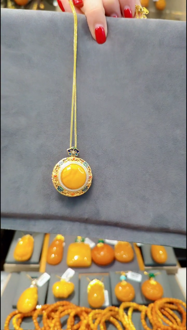 【闪购商品】蜜蜡吊坠(赠链)银S925镀金镶嵌H403蜜蜡吊坠