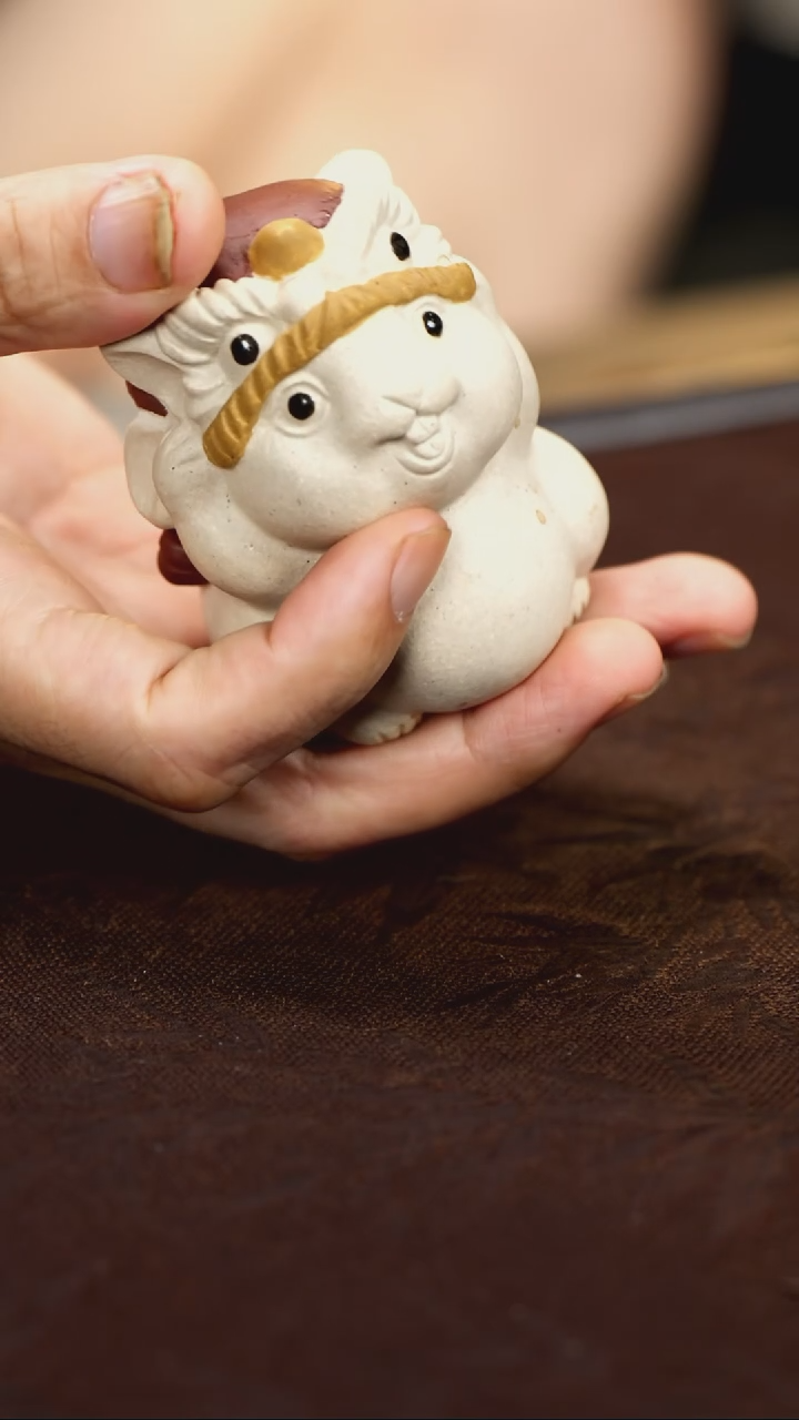 紫砂茶宠舞狮兔。。