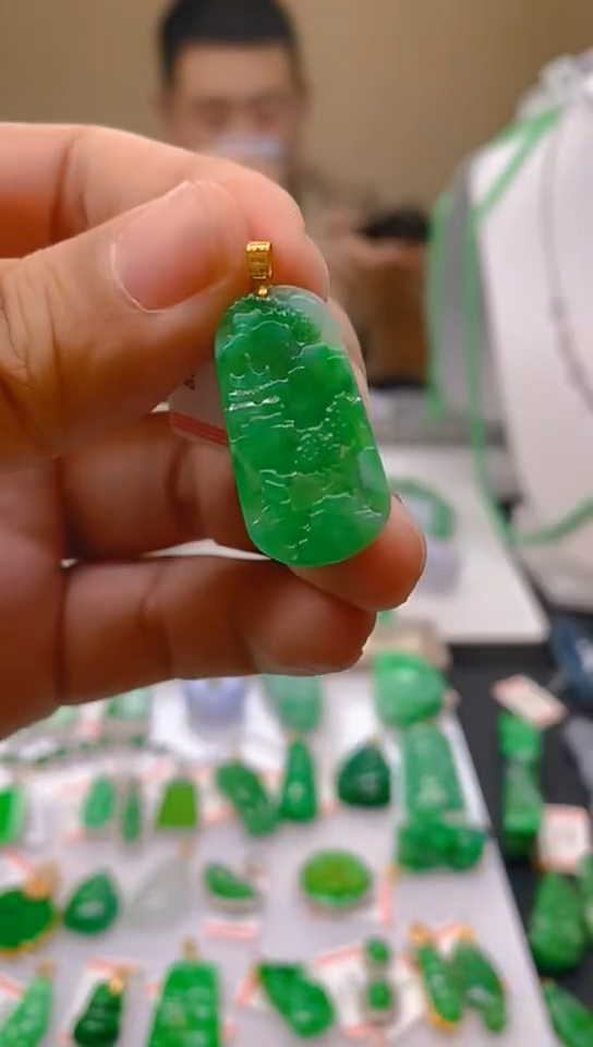 【闪购商品】翡翠颈饰18K金镶嵌新号开播，全场乱卖