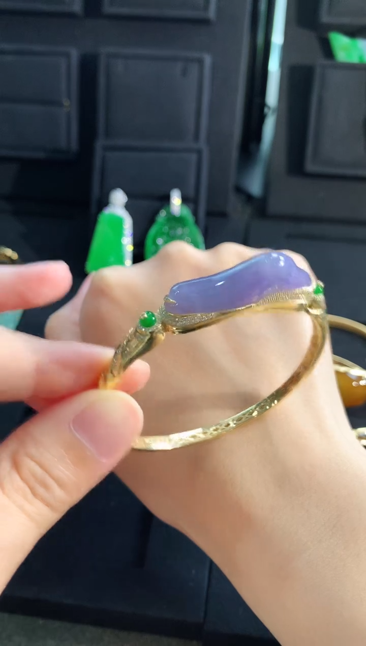 【闪购商品】翡翠手镯18K金镶嵌手饰