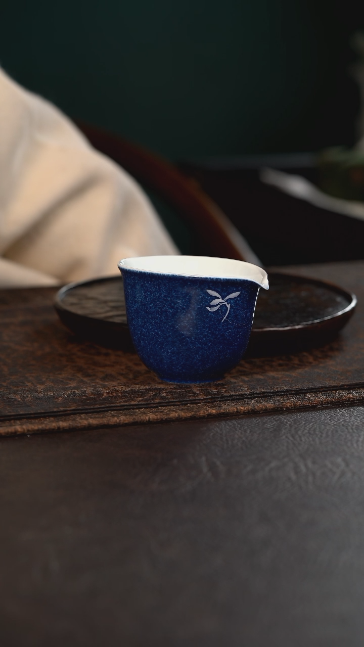 【闪购商品】杯初蓝舍洒蓝兰花公道小