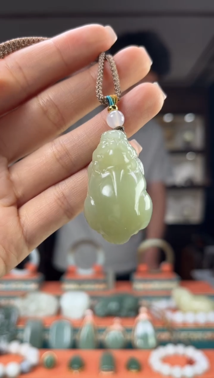 和田玉未镶嵌颈饰佩佩